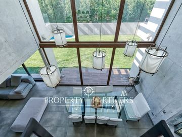 Moderna y excelentes terminaciones en condominio consolidado.