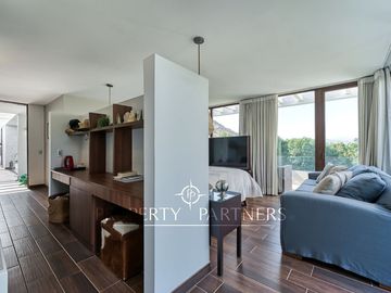 Moderna y excelentes terminaciones en condominio consolidado.