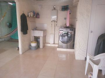 HERMOSA CASA EN VENTA BARRIO LOS MONJES