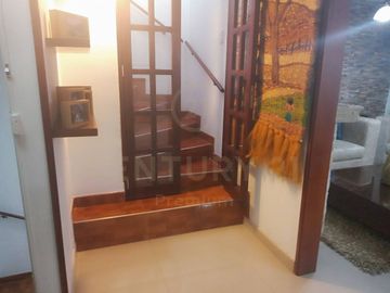 HERMOSA CASA EN VENTA BARRIO LOS MONJES