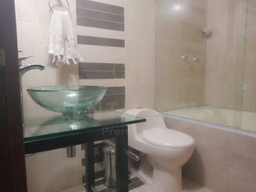 HERMOSA CASA EN VENTA BARRIO LOS MONJES