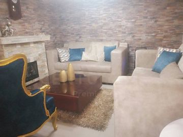 HERMOSA CASA EN VENTA BARRIO LOS MONJES