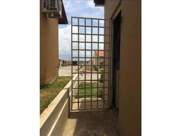 VENDO CASA,  EN LA ARBOLEDA 3R