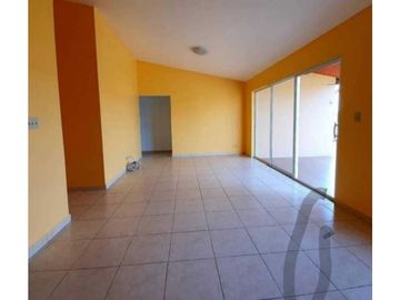 VENDO CASA,  EN LA ARBOLEDA 3R
