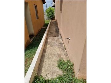 VENDO CASA,  EN LA ARBOLEDA 3R