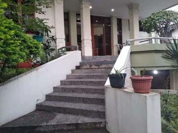Rumah Mewah dan Asri di Gegerkalong
