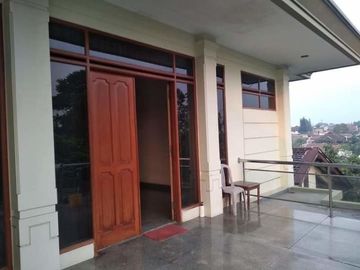 Rumah Mewah dan Asri di Gegerkalong