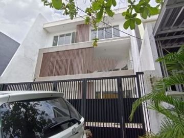 Rumah Kantor (Rukan) di raya pucang anom, Strategis, Nol Jalan
