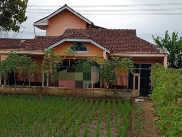 Rumah kokoh dan luas di Banjaran | NICKALSON
