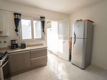 VENTA SEMIPISO 3AMB CON BALCÓN AL FRENTE