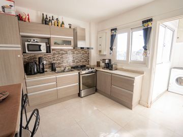 VENTA SEMIPISO 3AMB CON BALCÓN AL FRENTE