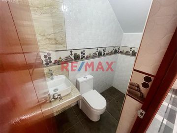 ✨ ¡Descubre la comodidad y estilo de vivir en Trujillo! ✨

🏢 Te presentamos un departamento flat exclusivo, situado en la tranquila zona de Las Casu