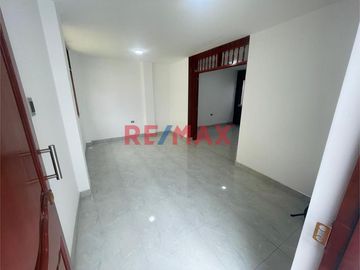 ✨ ¡Descubre la comodidad y estilo de vivir en Trujillo! ✨

🏢 Te presentamos un departamento flat exclusivo, situado en la tranquila zona de Las Casu