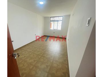 ✨ ¡Descubre la comodidad y estilo de vivir en Trujillo! ✨

🏢 Te presentamos un departamento flat exclusivo, situado en la tranquila zona de Las Casu