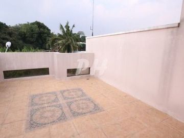 Moderm Townhouse for Sale in West Fairview near Commonwealth Avenue PH569