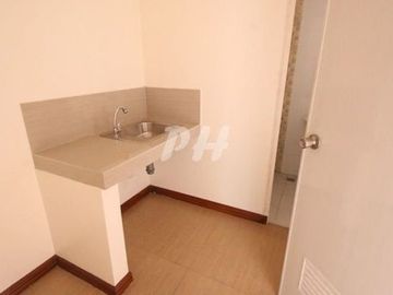 Moderm Townhouse for Sale in West Fairview near Commonwealth Avenue PH569