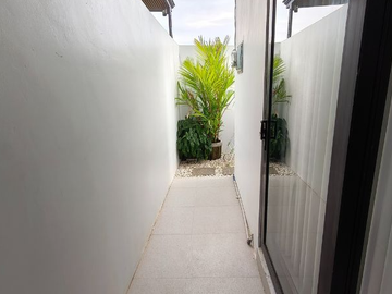 VILLA VIEW SAWAH DEKAT PANTAI SABA PERING