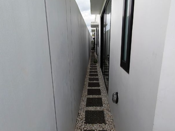 VILLA VIEW SAWAH DEKAT PANTAI SABA PERING
