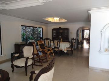casa en arriendo/venta en la cumbre. Cod V101466