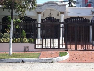 casa en arriendo/venta en la cumbre. Cod V101466