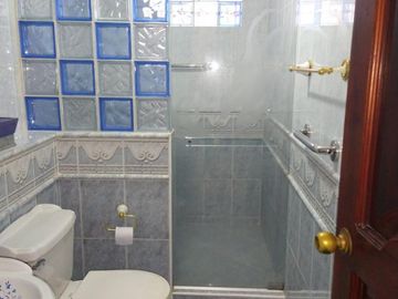 casa en arriendo/venta en la cumbre. Cod V101466
