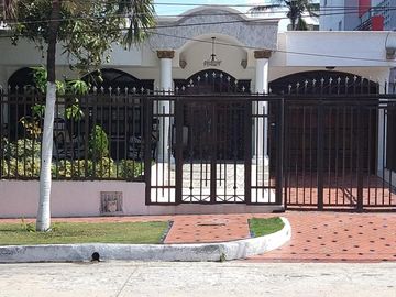 casa en arriendo/venta en la cumbre. Cod V101466