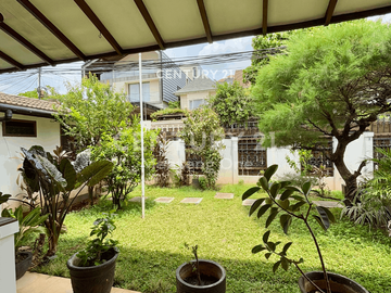 Rumah Asri Dan Semi Furnished Di Menteng