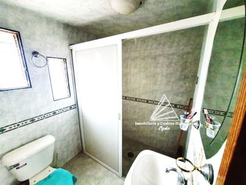 VENTA DE CASA EN CON LOCALES COMERCIALES Y BODEGA VILLA DE GUADALUPE ECATEPEC