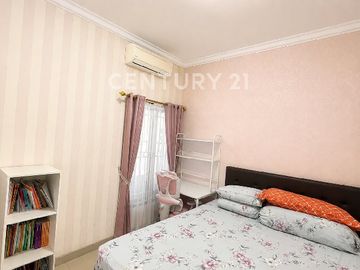 RUMAH CANTIK SHM 2 LANTAI DI DUREN SAWIT JAKTIM LT 114m²