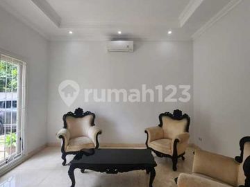 Luxury House Cilandak dengan Private Pool - Lokasi Premium Jakarta Selatan