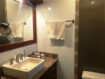 Venta Casa Urbanización Cerrada – Sector Embajada Americana