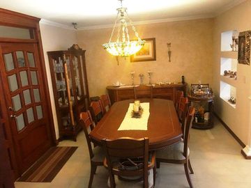 Venta Casa Urbanización Cerrada – Sector Embajada Americana