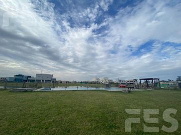 Venta Casa 5 ambientes Club de Campo San Lucas