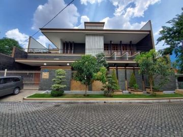 Rumah Mewah di Gayungsari Dekat Ketintang POLDA Lingkungan Elit