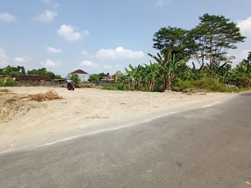 Rumah joglo di Utara Candi Prambanan