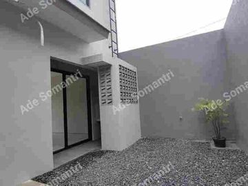 Rumah Villa Modern 2 lantai siap huni pemda Sukahati cibinong Bogor