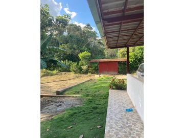 VENTA DE CASA + TERRENO BUEN CLIMA