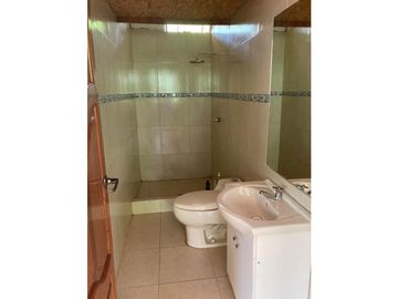VENTA DE CASA + TERRENO BUEN CLIMA