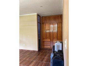 VENTA DE CASA + TERRENO BUEN CLIMA