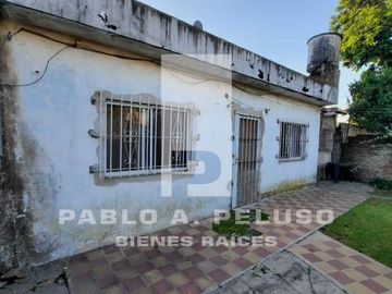 DOS CASAS, 2 Y 3 AMBIENTES. LIBERTAD, MERLO. ZONA OESTE. BUENOS AIRES
