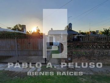 DOS CASAS, 2 Y 3 AMBIENTES. LIBERTAD, MERLO. ZONA OESTE. BUENOS AIRES