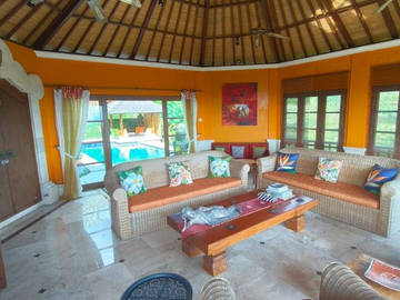 VILLA 3 BEDROOM WITH TROPICAL MODERN DESIGN IN TIARA NUSA JIMBARAN BADUNG