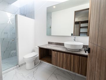 CASA NUEVA, MODERNA EN VENTA LOMALTA, MORELIA CASA CLUB, GIMNASIO, CANCHAS, ETC.