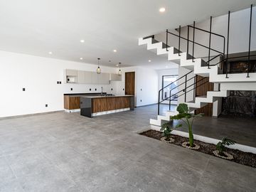 CASA NUEVA, MODERNA EN VENTA LOMALTA, MORELIA CASA CLUB, GIMNASIO, CANCHAS, ETC.