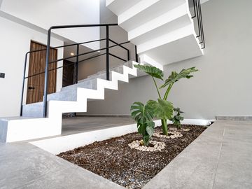 CASA NUEVA, MODERNA EN VENTA LOMALTA, MORELIA CASA CLUB, GIMNASIO, CANCHAS, ETC.