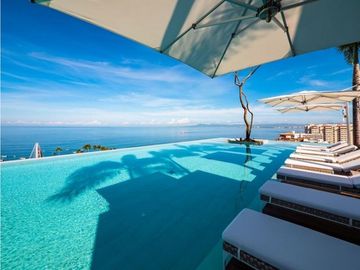 Departamento en Venta en Puerto Vallarta, 1 Recámara, 2 Baños