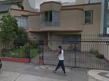 VENTA DE DOS CASAS COLINDANTES COMO TERRENO - MIRAFLORES