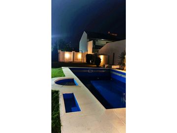 Venta casa 6 AMB paso del rey centro