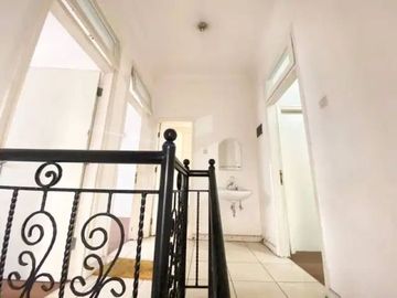 5 Bedroom House for sale