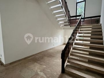 Rumah 2 Lantai Super Luas di Area Jalan Bangka, JakSel. Bebas Banjir!